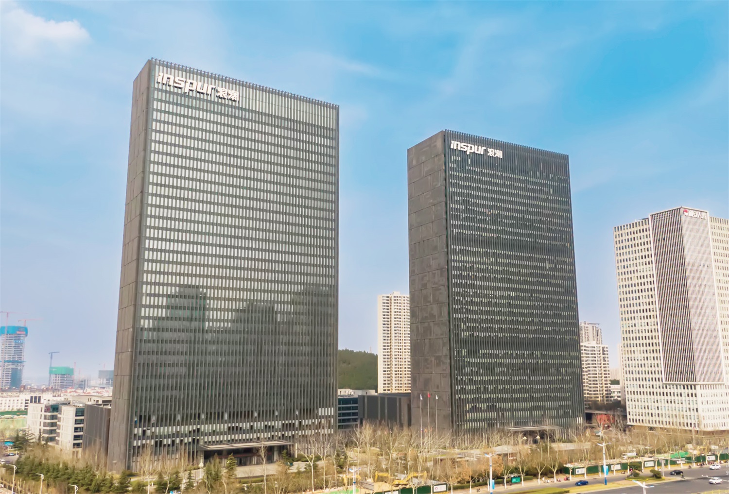 浪潮集團(tuán)地下車庫金剛砂耐磨地坪